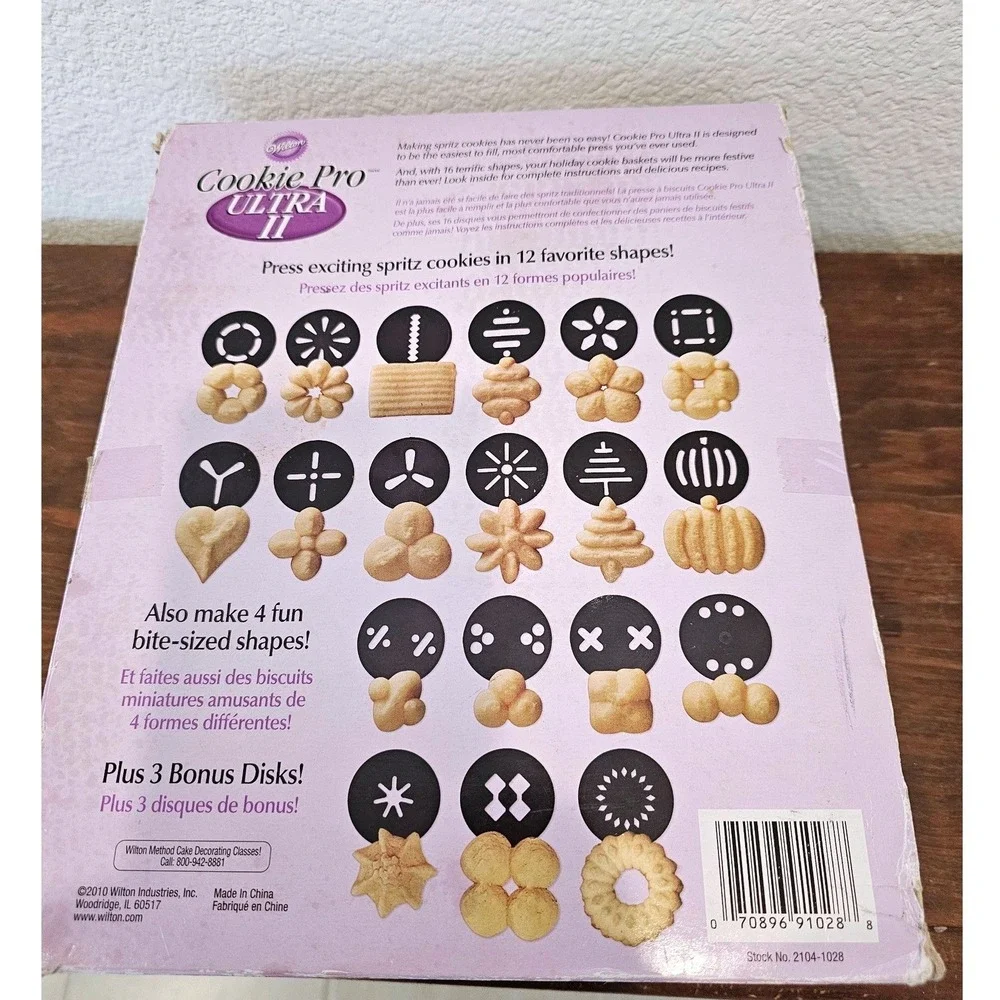 Wilton Cookie Pro Ultra II Cookie Press 19 Disks Spritz Maker Set